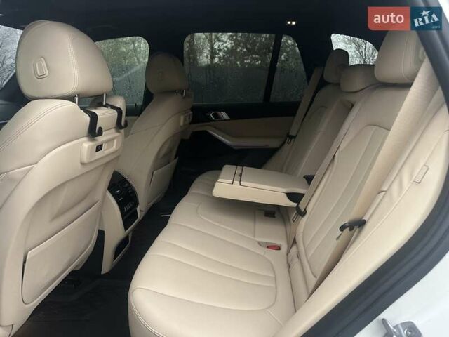 Белый БМВ Х5, объемом двигателя 3 л и пробегом 50 тыс. км за 60000 $, фото 6 на Automoto.ua