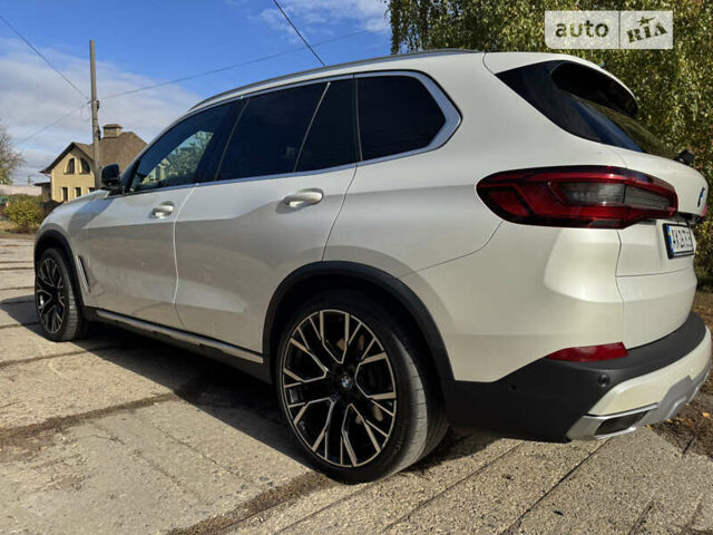 Белый БМВ Х5, объемом двигателя 3 л и пробегом 110 тыс. км за 52000 $, фото 6 на Automoto.ua