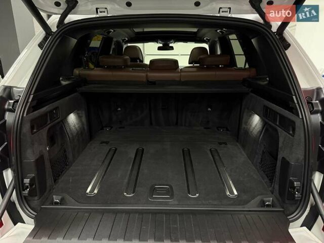 Белый БМВ Х5, объемом двигателя 4.39 л и пробегом 166 тыс. км за 55500 $, фото 62 на Automoto.ua