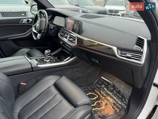 Белый БМВ Х5, объемом двигателя 3 л и пробегом 62 тыс. км за 50900 $, фото 20 на Automoto.ua