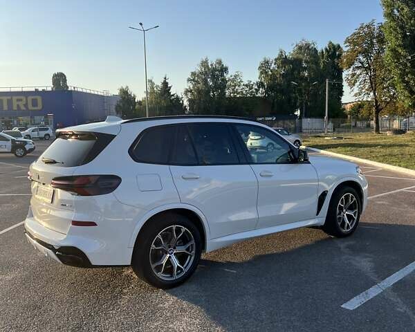 Белый БМВ Х5, объемом двигателя 3 л и пробегом 76 тыс. км за 53999 $, фото 12 на Automoto.ua