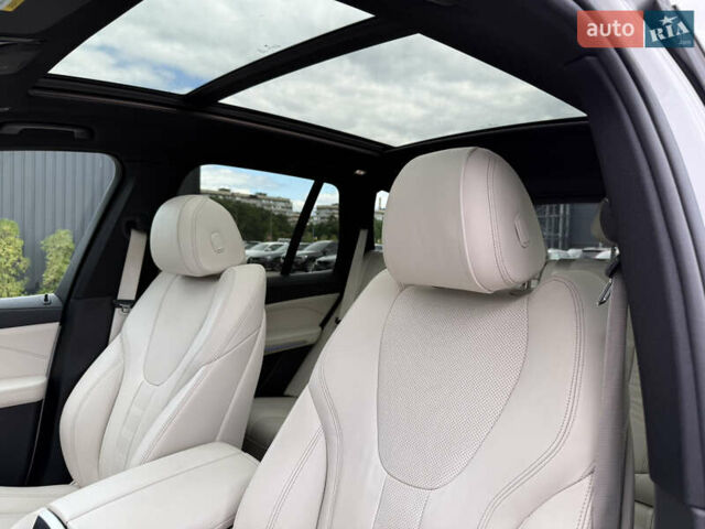Белый БМВ Х5, объемом двигателя 3 л и пробегом 92 тыс. км за 47900 $, фото 20 на Automoto.ua