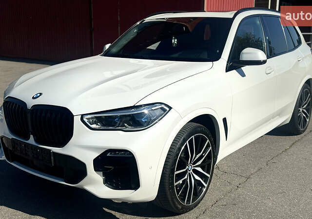 Белый БМВ Х5, объемом двигателя 3 л и пробегом 132 тыс. км за 50000 $, фото 5 на Automoto.ua