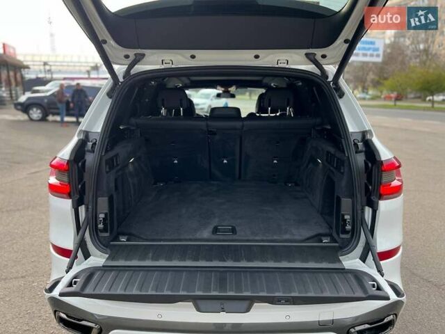 Белый БМВ Х5, объемом двигателя 3 л и пробегом 117 тыс. км за 59900 $, фото 28 на Automoto.ua