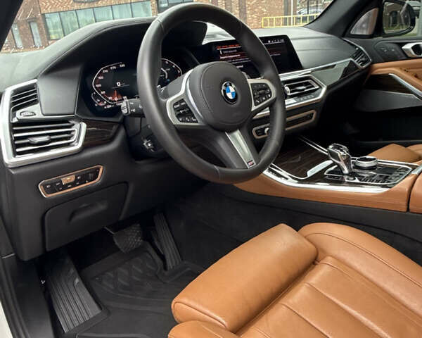 Белый БМВ Х5, объемом двигателя 3 л и пробегом 125 тыс. км за 46800 $, фото 4 на Automoto.ua