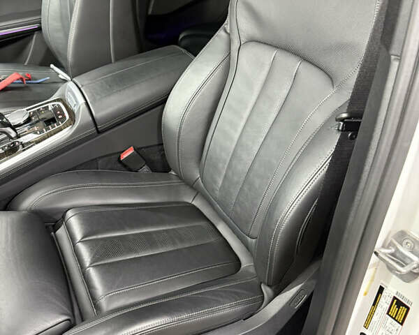 Белый БМВ Х5, объемом двигателя 3 л и пробегом 27 тыс. км за 65000 $, фото 8 на Automoto.ua