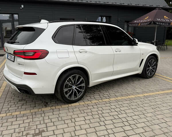 Белый БМВ Х5, объемом двигателя 3 л и пробегом 172 тыс. км за 59500 $, фото 5 на Automoto.ua