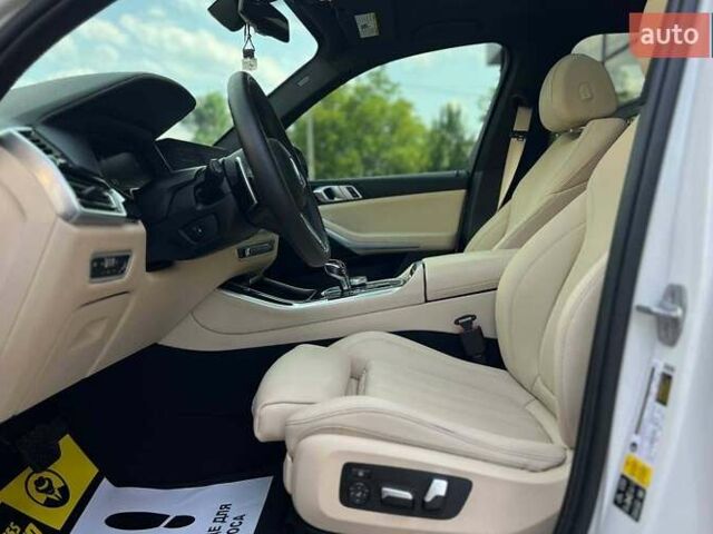 Білий БМВ Х5, об'ємом двигуна 3 л та пробігом 168 тис. км за 60000 $, фото 12 на Automoto.ua