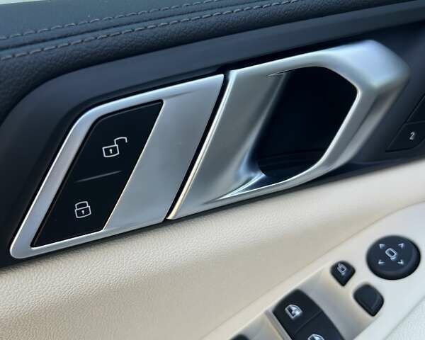 Белый БМВ Х5, объемом двигателя 3 л и пробегом 76 тыс. км за 53999 $, фото 28 на Automoto.ua