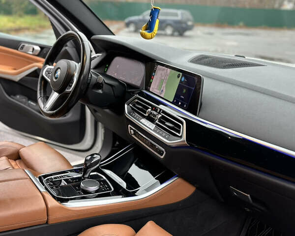 Білий БМВ Х5, об'ємом двигуна 2.99 л та пробігом 139 тис. км за 58000 $, фото 14 на Automoto.ua