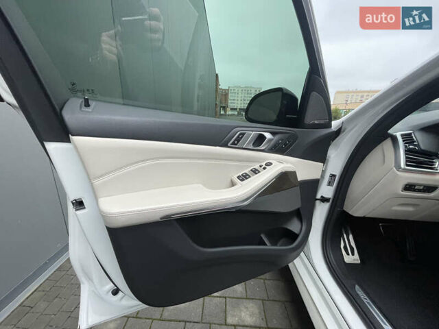 Білий БМВ Х5, об'ємом двигуна 3 л та пробігом 154 тис. км за 65000 $, фото 18 на Automoto.ua