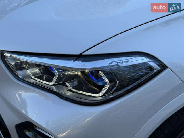 Білий БМВ Х5, об'ємом двигуна 2.99 л та пробігом 170 тис. км за 58499 $, фото 2 на Automoto.ua