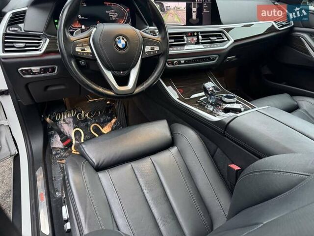 Белый БМВ Х5, объемом двигателя 3 л и пробегом 62 тыс. км за 50900 $, фото 94 на Automoto.ua