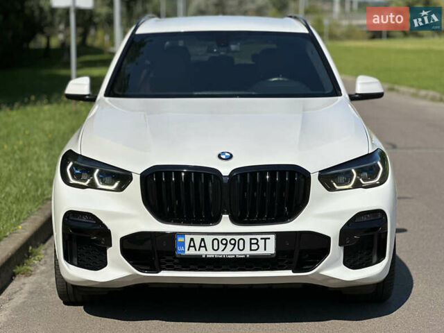 Белый БМВ Х5, объемом двигателя 3 л и пробегом 106 тыс. км за 57900 $, фото 1 на Automoto.ua