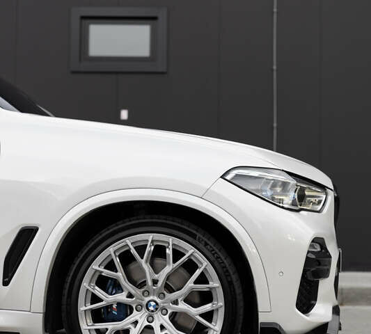 Белый БМВ Х5, объемом двигателя 3 л и пробегом 135 тыс. км за 64000 $, фото 13 на Automoto.ua