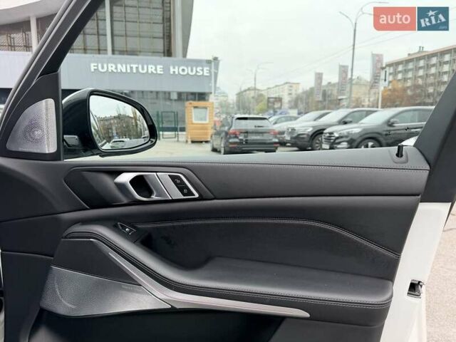 Білий БМВ Х5, об'ємом двигуна 2 л та пробігом 193 тис. км за 49500 $, фото 26 на Automoto.ua