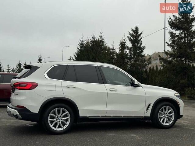 Белый БМВ Х5, объемом двигателя 3 л и пробегом 121 тыс. км за 46900 $, фото 6 на Automoto.ua