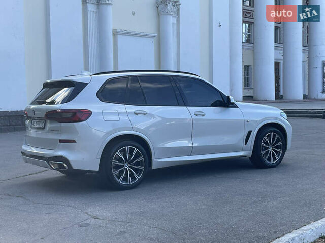 Белый БМВ Х5, объемом двигателя 3 л и пробегом 162 тыс. км за 59000 $, фото 4 на Automoto.ua