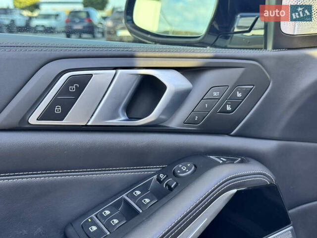 Белый БМВ Х5, объемом двигателя 4.39 л и пробегом 85 тыс. км за 63000 $, фото 25 на Automoto.ua