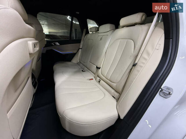 Білий БМВ Х5, об'ємом двигуна 3 л та пробігом 137 тис. км за 49900 $, фото 21 на Automoto.ua