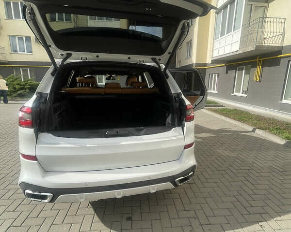 БМВ Х5 2019 в Виннице на Automoto.ua Белый БМВ Х5, объемом двигателя 3 л и пробегом 142 тыс. км за 58500 $, фото 6 на Automoto.ua