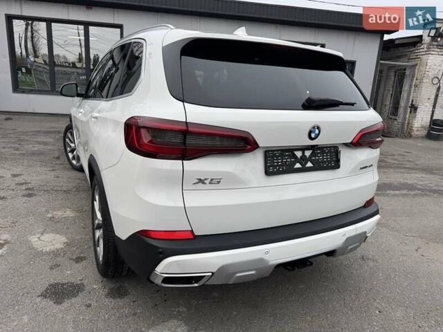 Белый БМВ Х5, объемом двигателя 3 л и пробегом 62 тыс. км за 50900 $, фото 73 на Automoto.ua