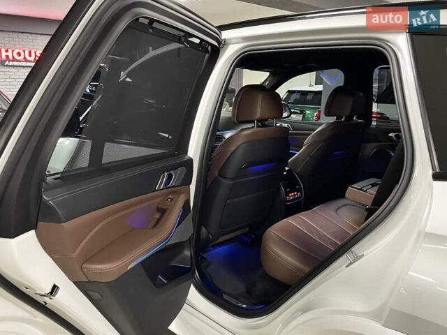 Білий БМВ Х5, об'ємом двигуна 2.99 л та пробігом 73 тис. км за 69700 $, фото 33 на Automoto.ua