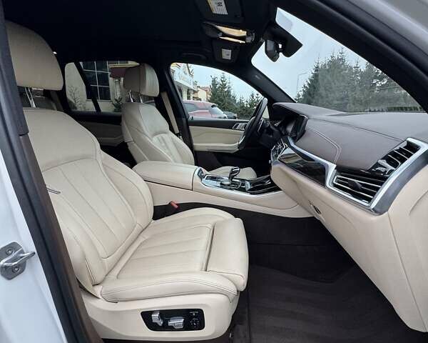 Белый БМВ Х5, объемом двигателя 3 л и пробегом 121 тыс. км за 46900 $, фото 16 на Automoto.ua