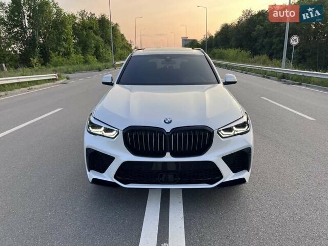 Белый БМВ Х5, объемом двигателя 3 л и пробегом 43 тыс. км за 53500 $, фото 1 на Automoto.ua