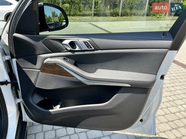 Білий БМВ Х5, об'ємом двигуна 3 л та пробігом 102 тис. км за 43700 $, фото 31 на Automoto.ua