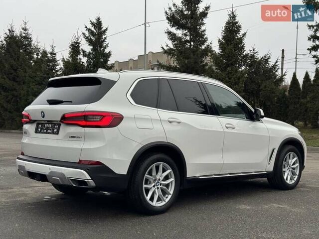 Белый БМВ Х5, объемом двигателя 3 л и пробегом 121 тыс. км за 46900 $, фото 5 на Automoto.ua