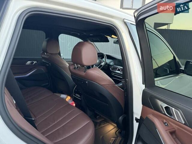 Белый БМВ Х5, объемом двигателя 3 л и пробегом 151 тыс. км за 44300 $, фото 20 на Automoto.ua
