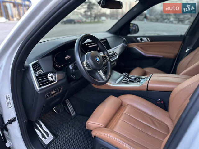 Белый БМВ Х5, объемом двигателя 3 л и пробегом 96 тыс. км за 64000 $, фото 7 на Automoto.ua