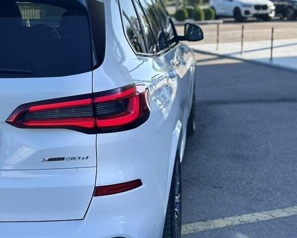 Белый БМВ Х5, объемом двигателя 2.99 л и пробегом 160 тыс. км за 54500 $, фото 9 на Automoto.ua