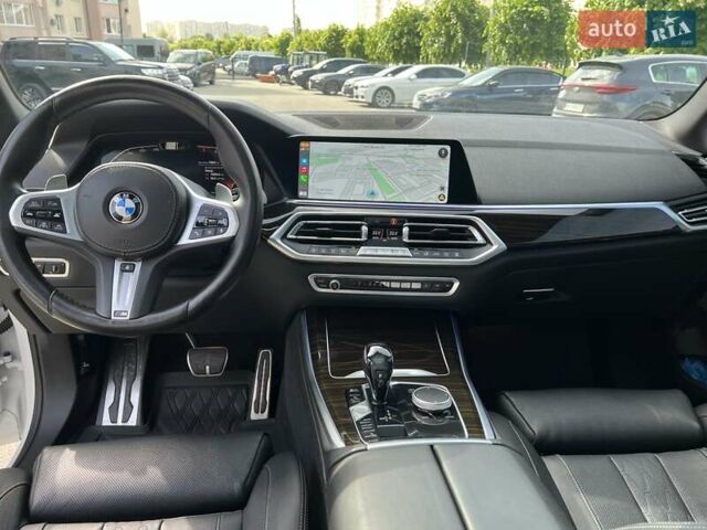 Белый БМВ Х5, объемом двигателя 3 л и пробегом 92 тыс. км за 52999 $, фото 22 на Automoto.ua