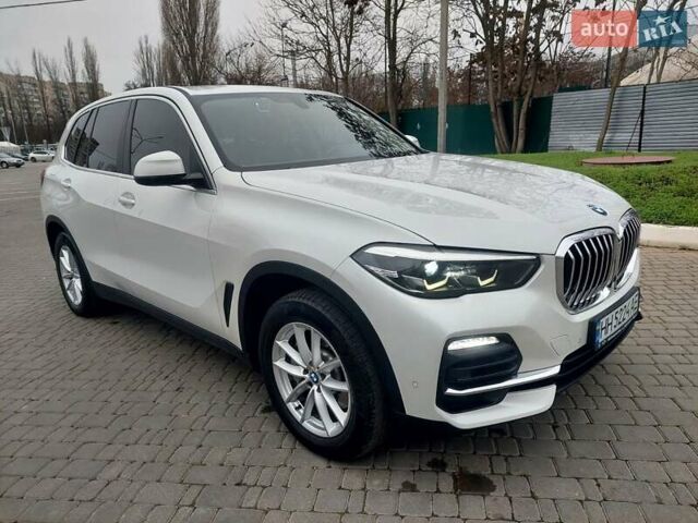 Белый БМВ Х5, объемом двигателя 2.99 л и пробегом 131 тыс. км за 61000 $, фото 1 на Automoto.ua