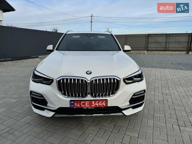 Белый БМВ Х5, объемом двигателя 3 л и пробегом 151 тыс. км за 44300 $, фото 1 на Automoto.ua
