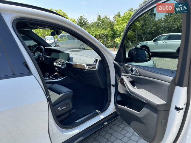 Білий БМВ Х5, об'ємом двигуна 3 л та пробігом 102 тис. км за 43700 $, фото 30 на Automoto.ua