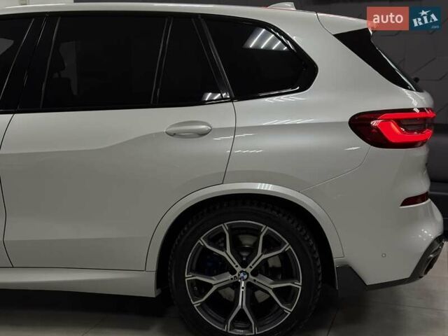 Белый БМВ Х5, объемом двигателя 4.39 л и пробегом 166 тыс. км за 55500 $, фото 21 на Automoto.ua