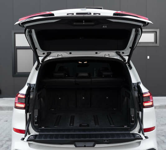 Белый БМВ Х5, объемом двигателя 3 л и пробегом 135 тыс. км за 64000 $, фото 62 на Automoto.ua