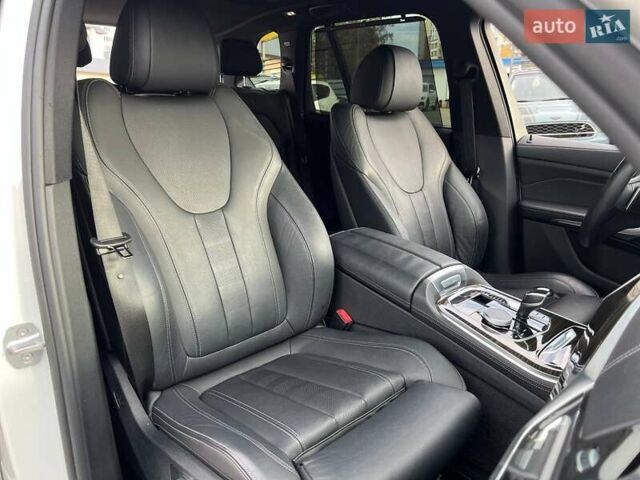 Белый БМВ Х5, объемом двигателя 3 л и пробегом 117 тыс. км за 59900 $, фото 32 на Automoto.ua