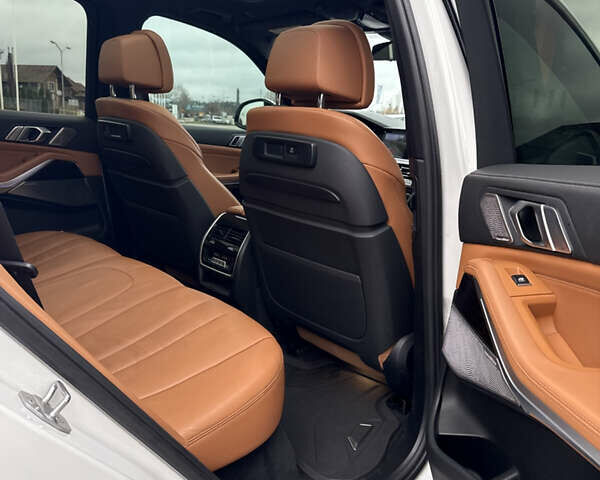 Белый БМВ Х5, объемом двигателя 3 л и пробегом 125 тыс. км за 46800 $, фото 10 на Automoto.ua