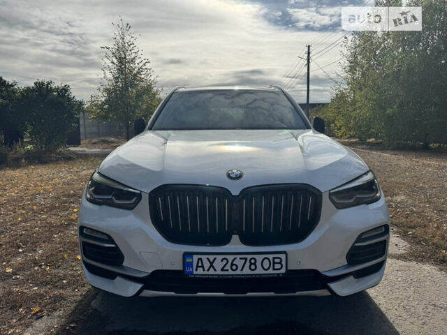 Белый БМВ Х5, объемом двигателя 3 л и пробегом 110 тыс. км за 52000 $, фото 1 на Automoto.ua