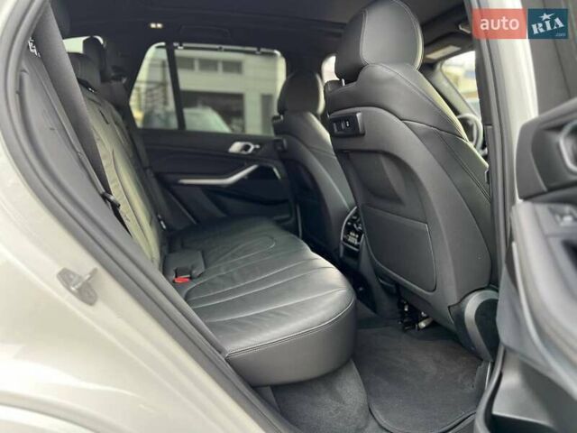 Белый БМВ Х5, объемом двигателя 3 л и пробегом 117 тыс. км за 59900 $, фото 30 на Automoto.ua