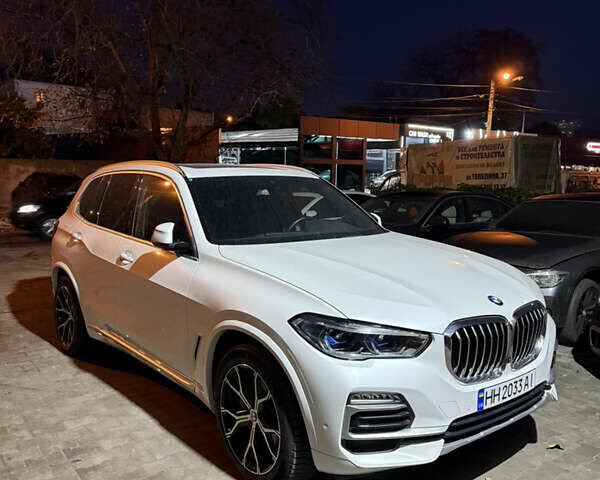 Белый БМВ Х5, объемом двигателя 3 л и пробегом 27 тыс. км за 65000 $, фото 2 на Automoto.ua