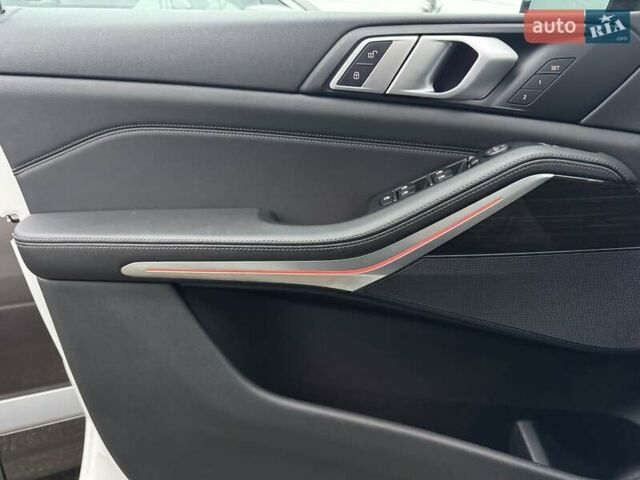 Белый БМВ Х5, объемом двигателя 3 л и пробегом 62 тыс. км за 50900 $, фото 4 на Automoto.ua