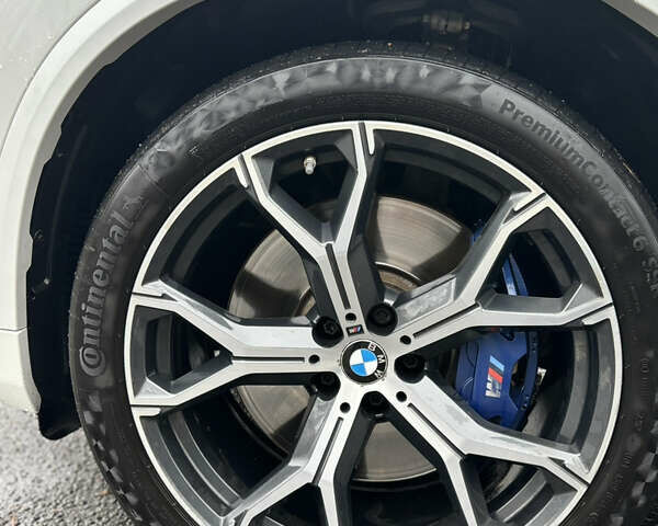 Білий БМВ Х5, об'ємом двигуна 2.99 л та пробігом 139 тис. км за 58000 $, фото 7 на Automoto.ua