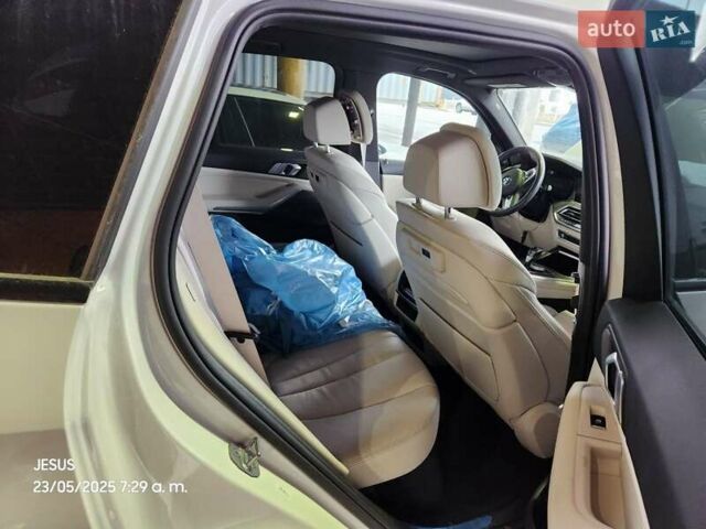 Белый БМВ Х5, объемом двигателя 3 л и пробегом 48 тыс. км за 32699 $, фото 13 на Automoto.ua