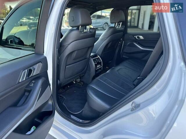 Белый БМВ Х5, объемом двигателя 2.99 л и пробегом 160 тыс. км за 54500 $, фото 26 на Automoto.ua