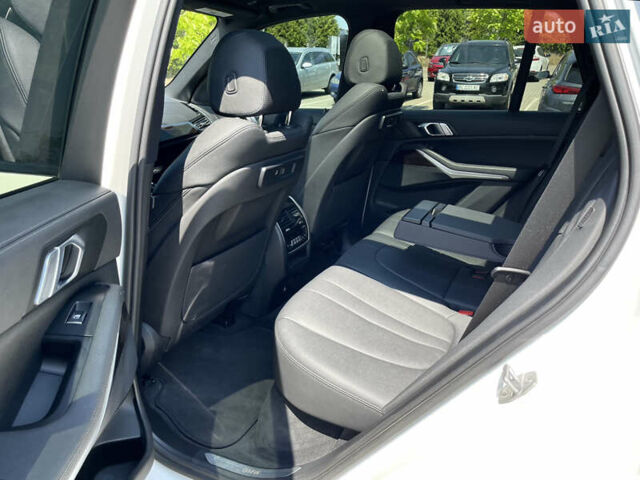 Білий БМВ Х5, об'ємом двигуна 3 л та пробігом 102 тис. км за 43700 $, фото 19 на Automoto.ua